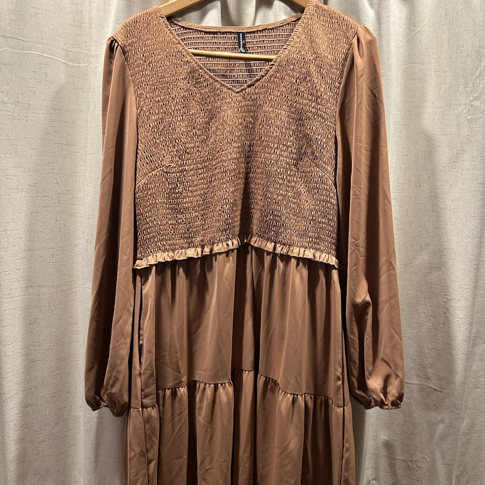 Casual Brown Tiered V-Neck Sundress with Bishop Sleeves